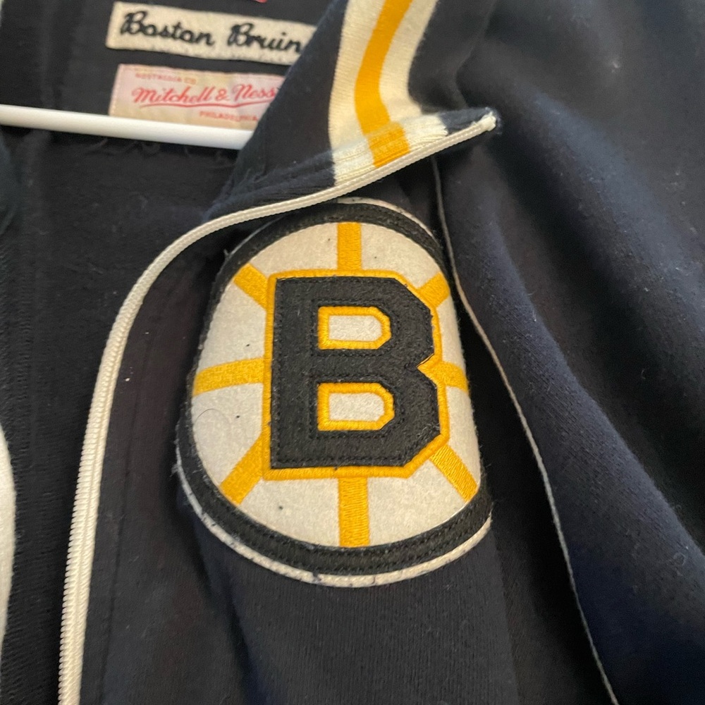 Mitchell and ness Boston bruins jacket